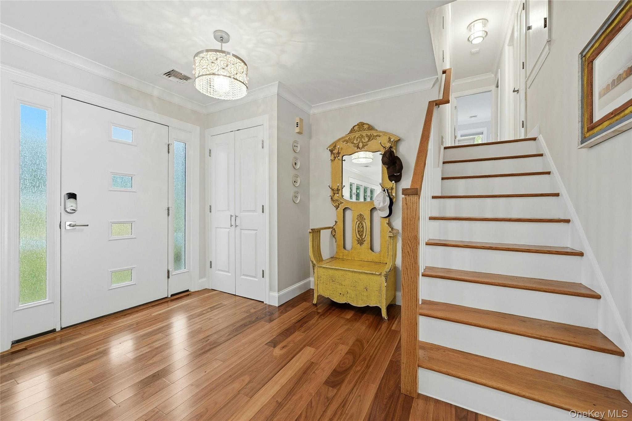 475 Alois Lane