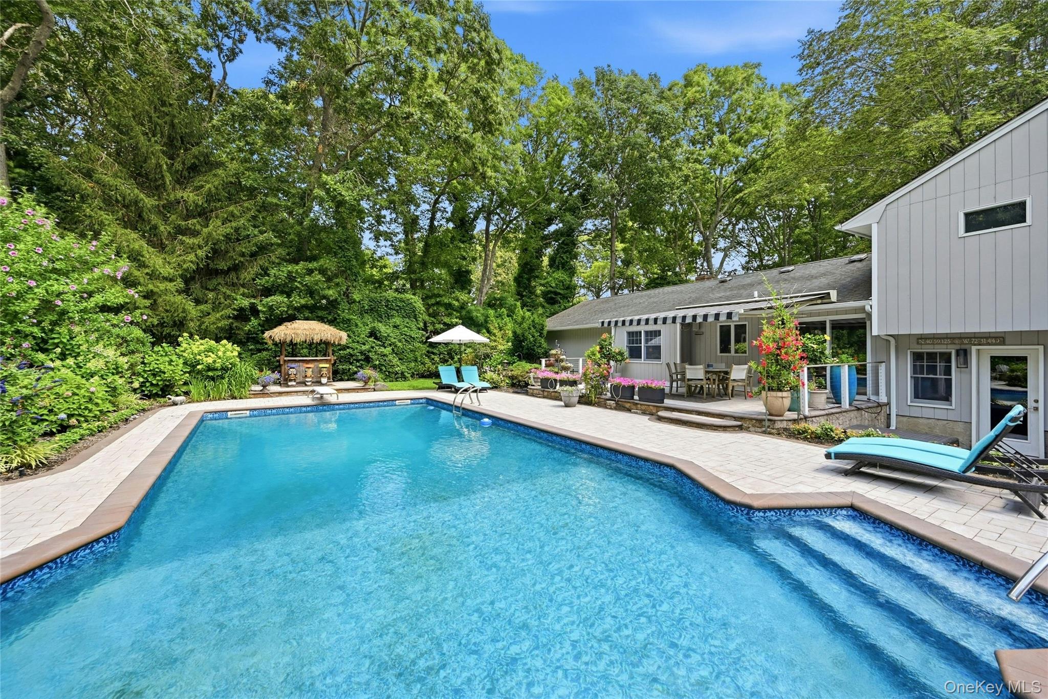 475 Alois Lane