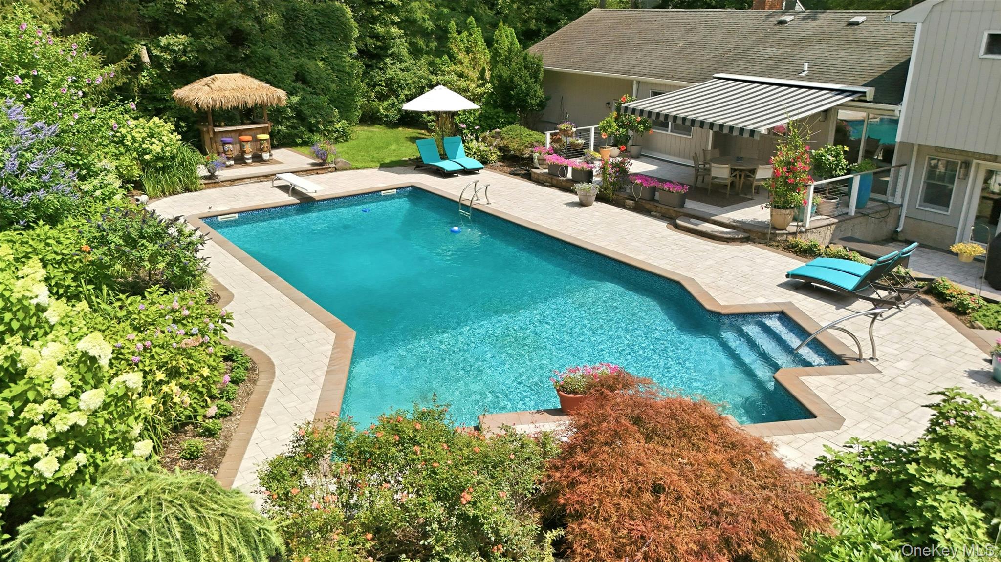 475 Alois Lane