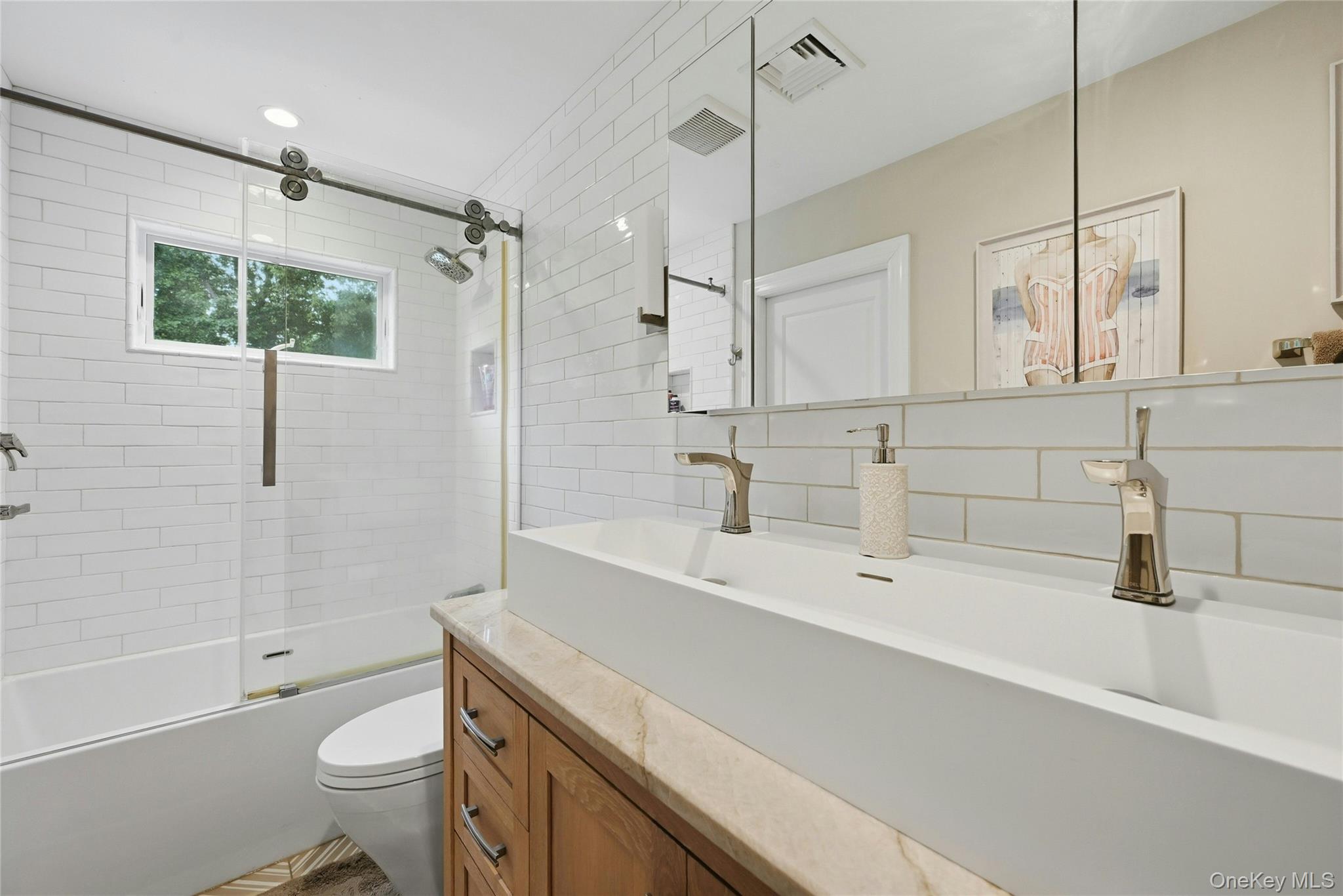 475 Alois Lane