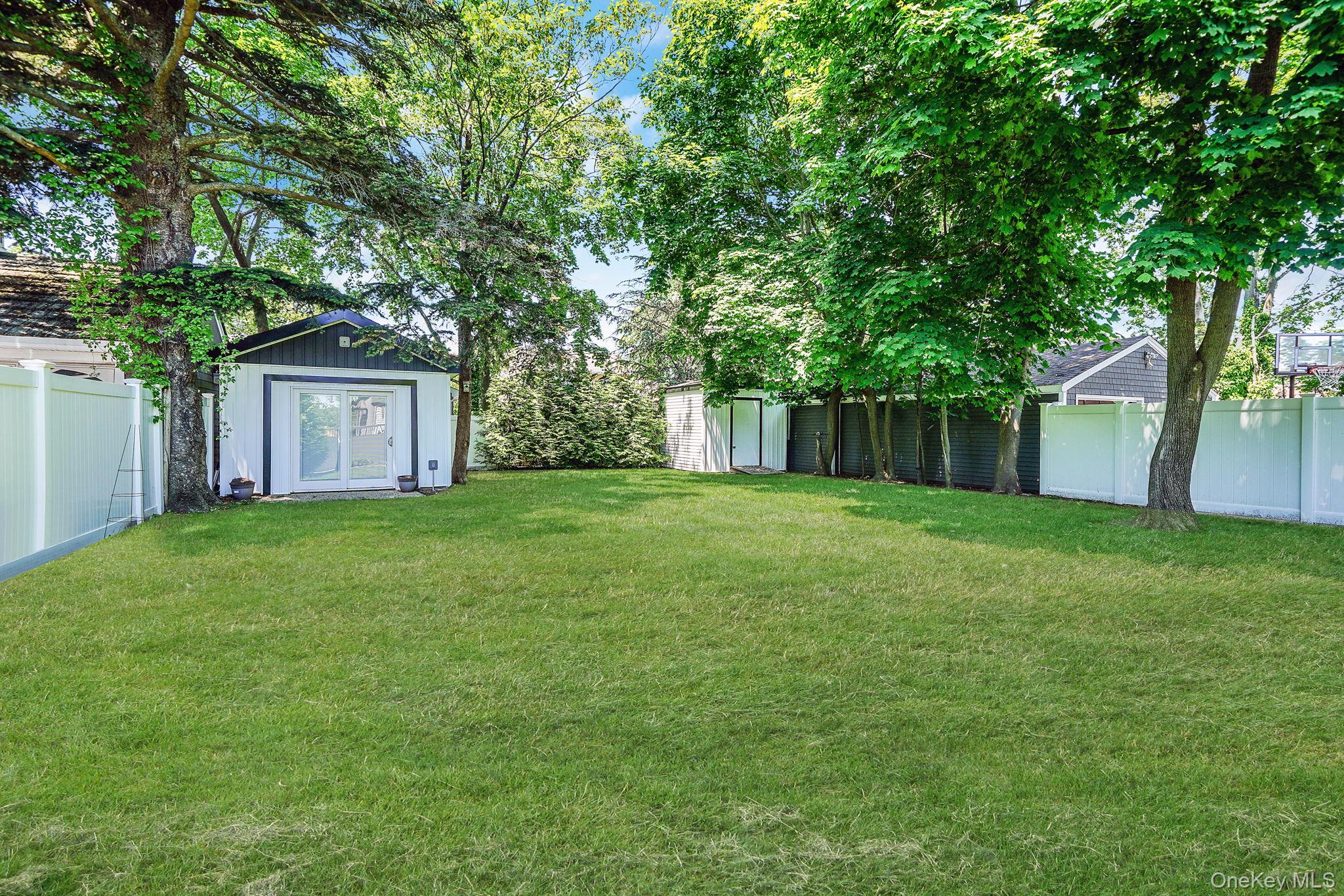 10 Bayview Avenue