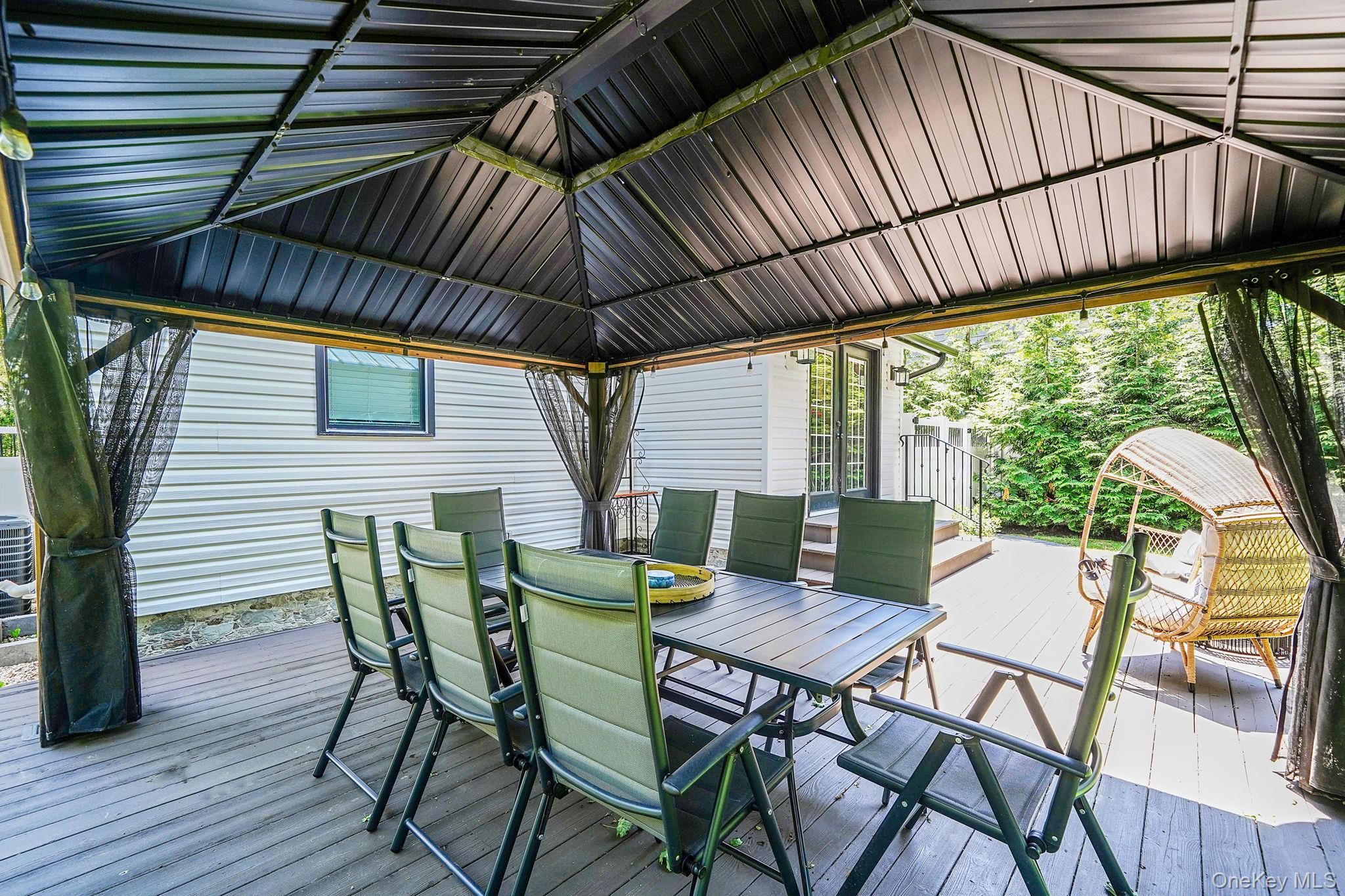 10 Bayview Avenue