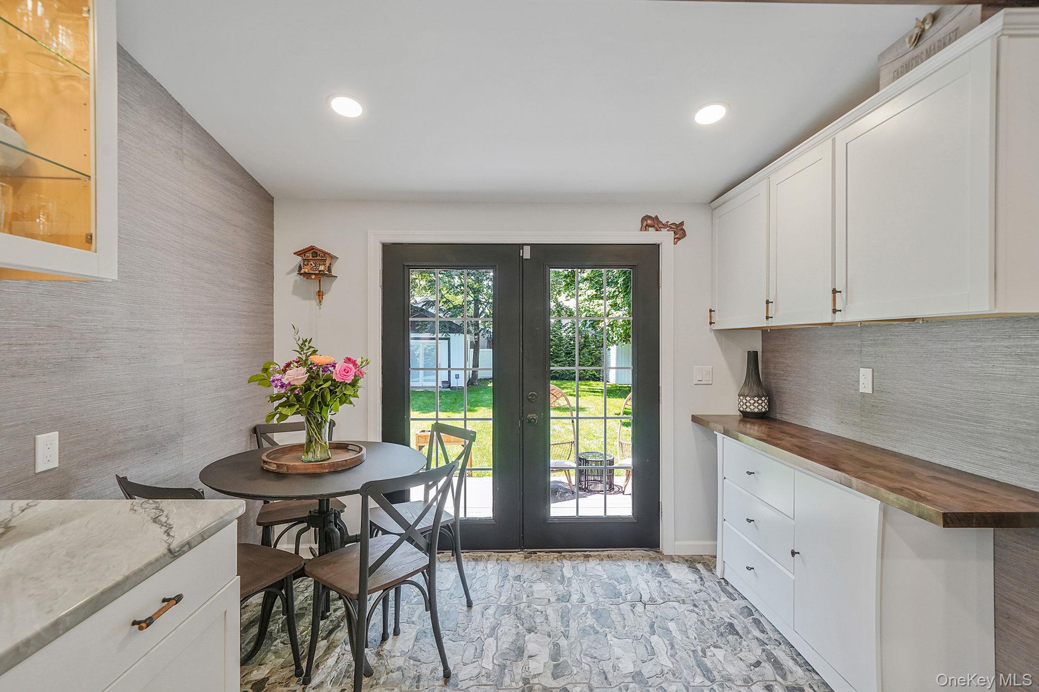 10 Bayview Avenue