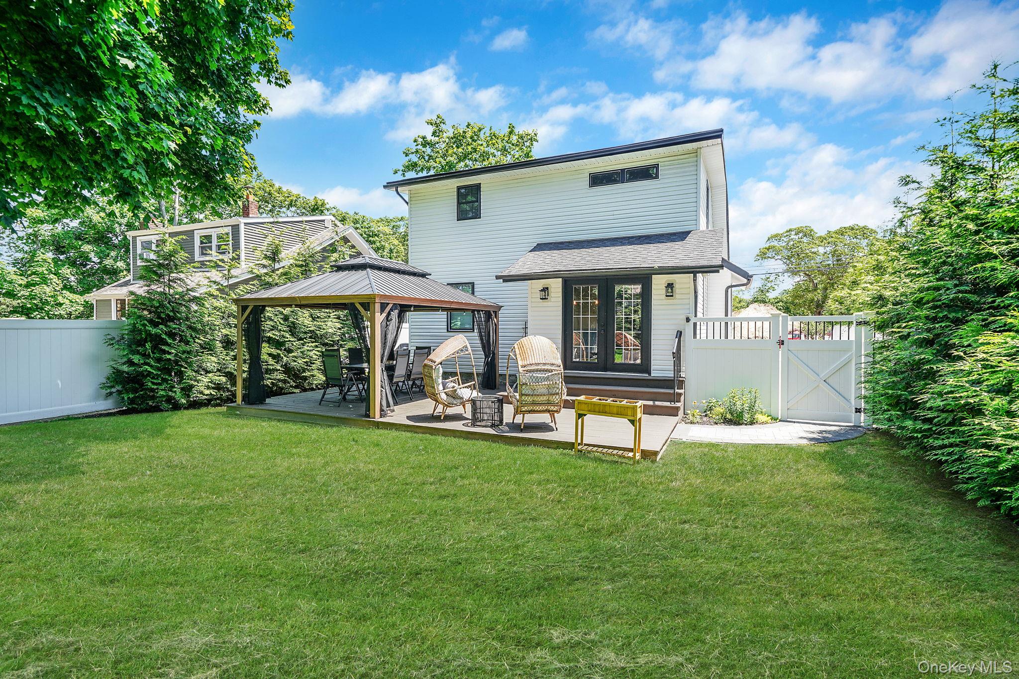 10 Bayview Avenue