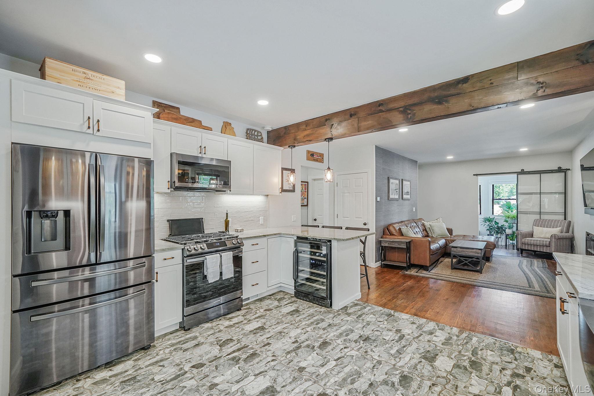 10 Bayview Avenue