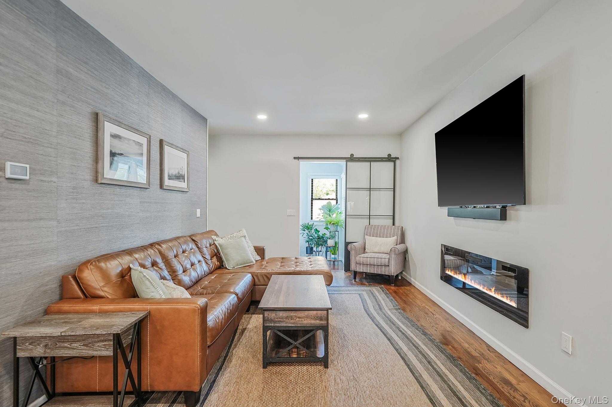 10 Bayview Avenue