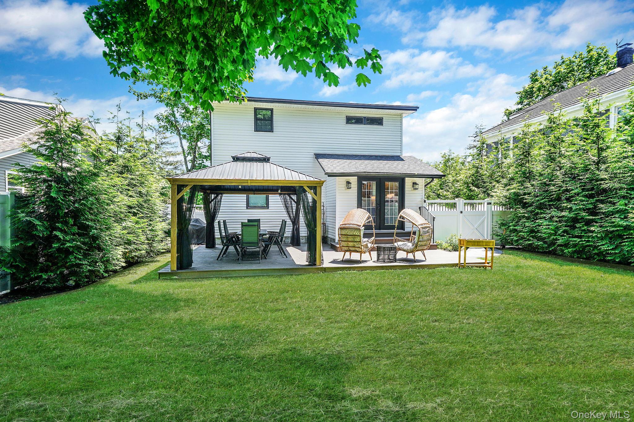 10 Bayview Avenue