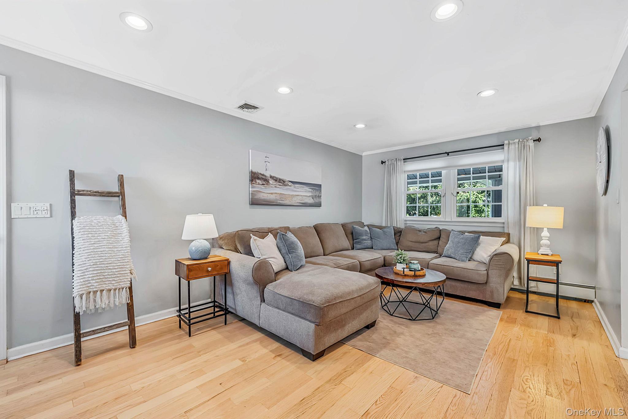 15 Locksley Lane