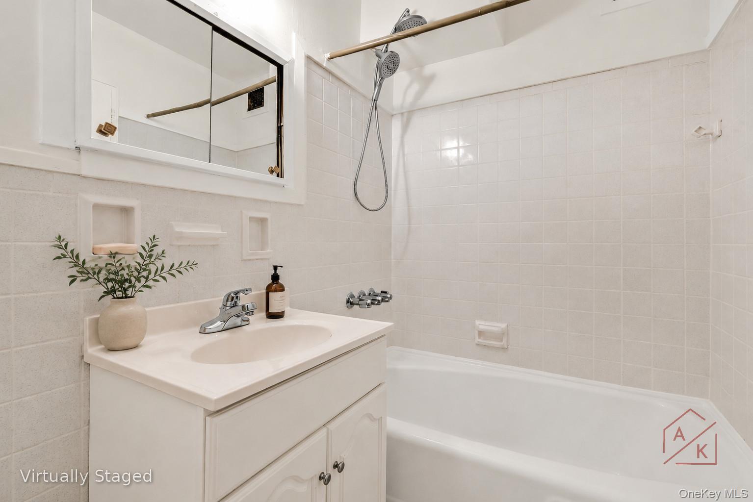 41-31 51 St Street Unit: 5B