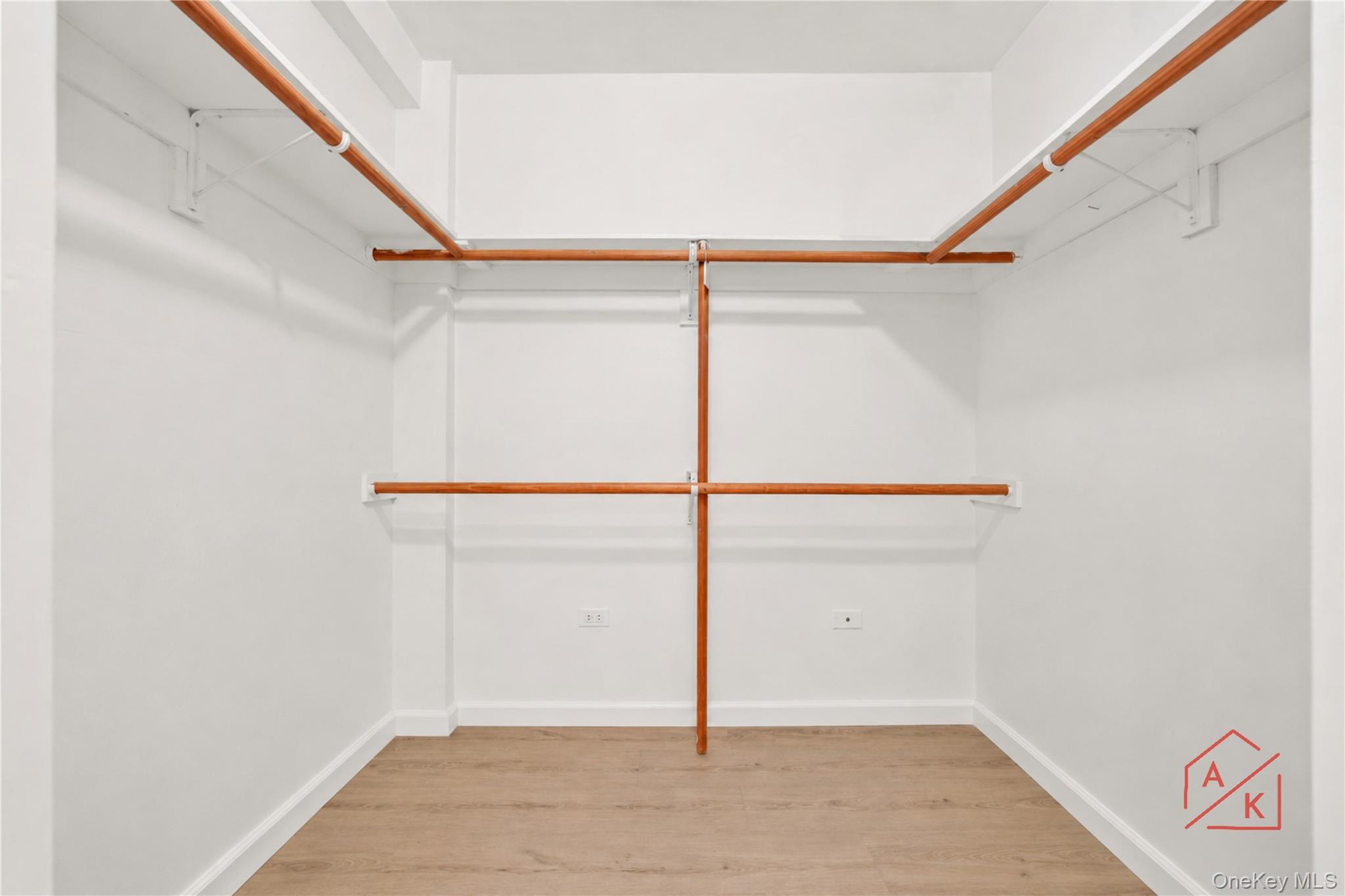 41-31 51 St Street Unit: 5B