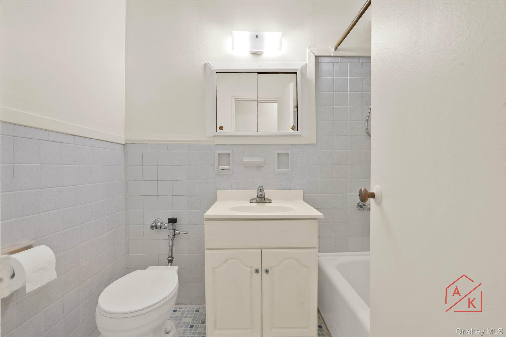 41-31 51 St Street Unit: 5B
