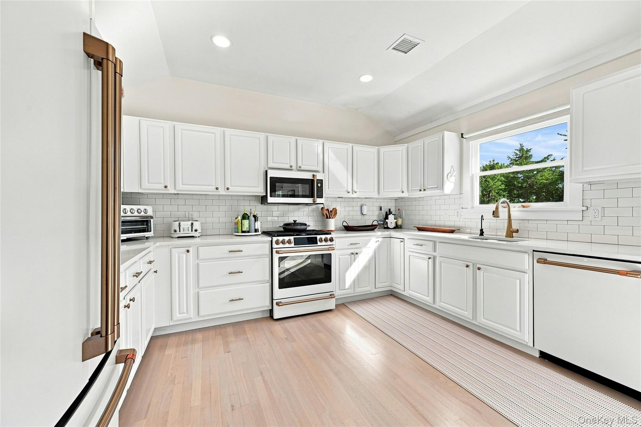 2737 Rocky Point Road