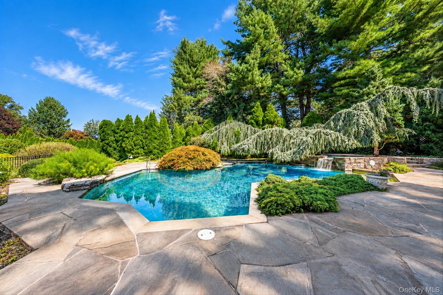 19 Cobblestone Court