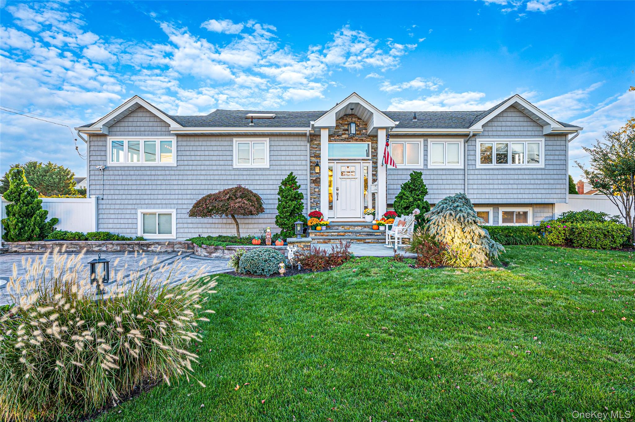 174 Secatogue Lane W