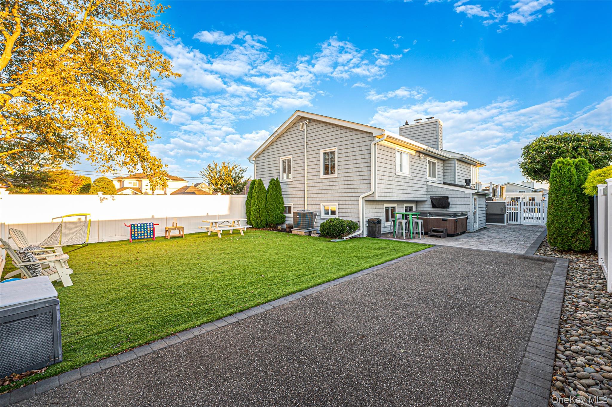 174 Secatogue Lane W