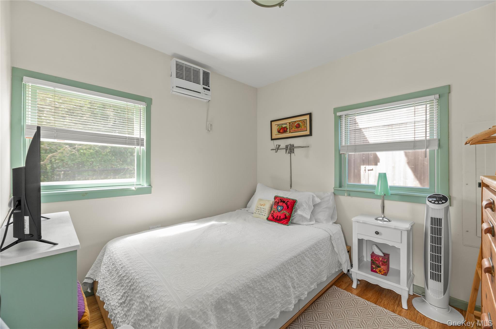 833 Evergreen Walk