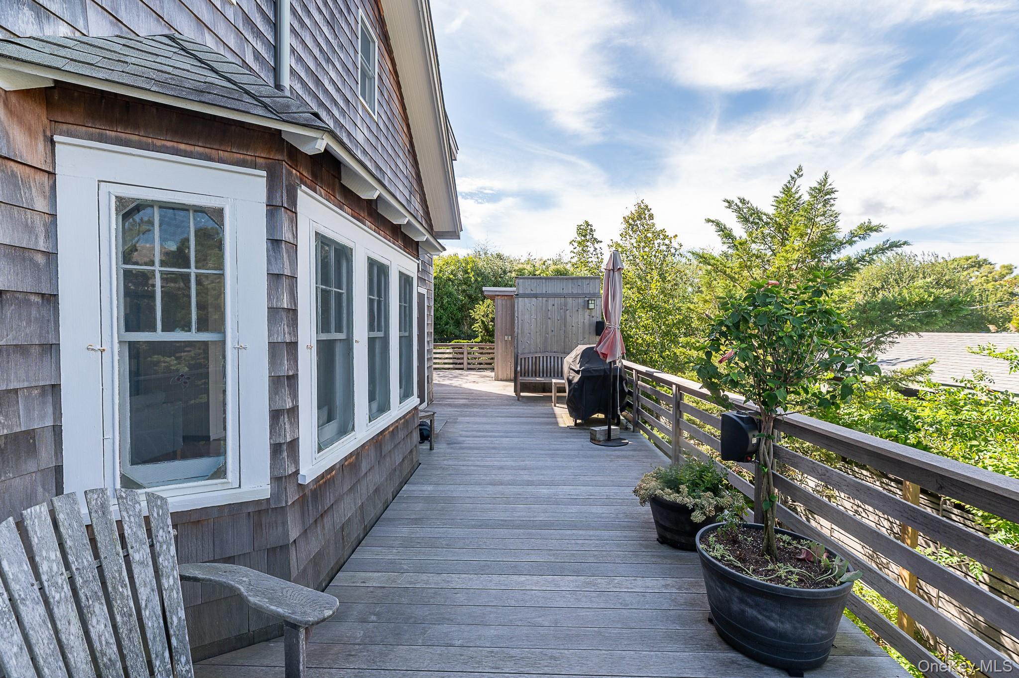 833 Evergreen Walk