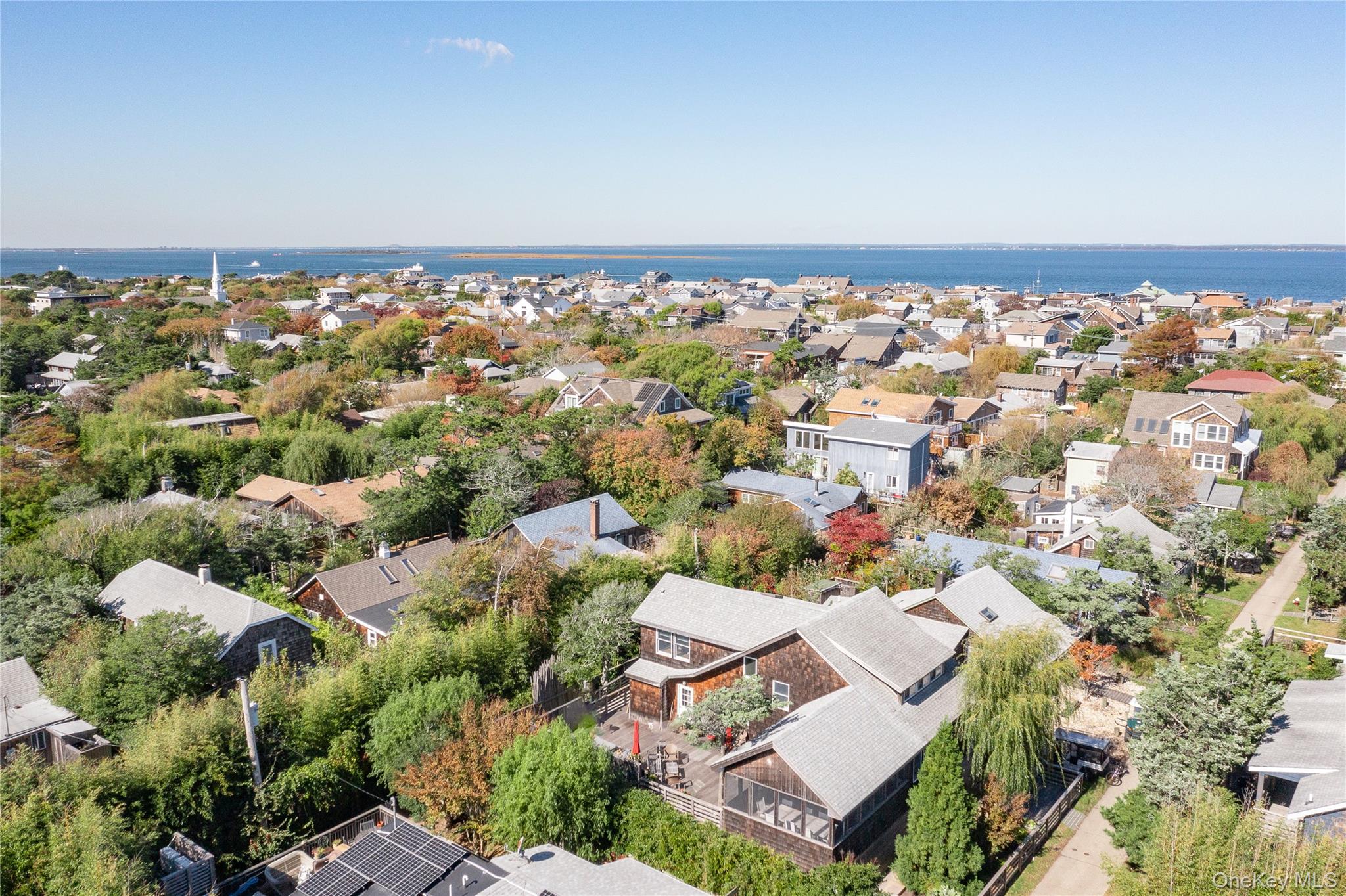 833 Evergreen Walk