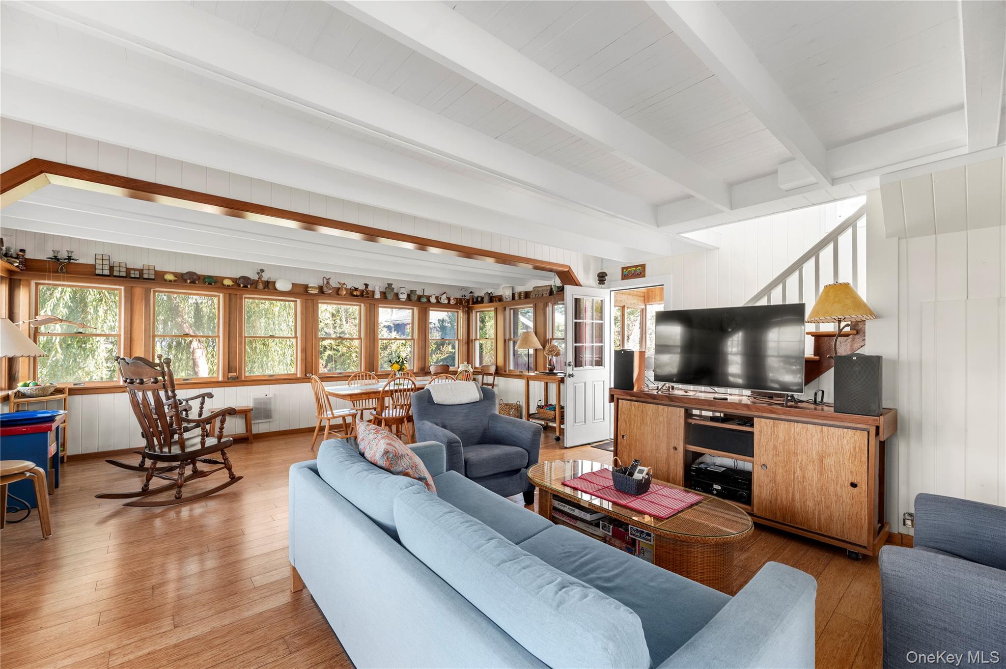 833 Evergreen Walk