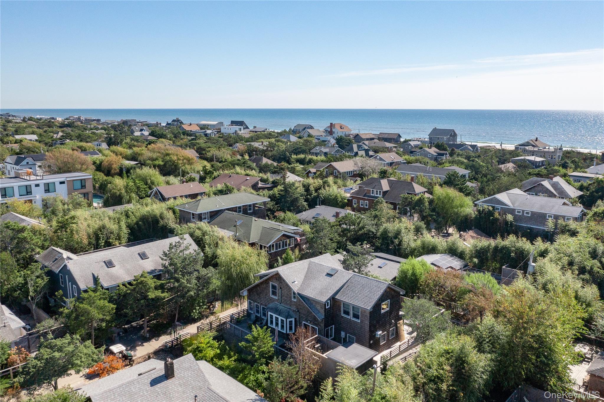 833 Evergreen Walk