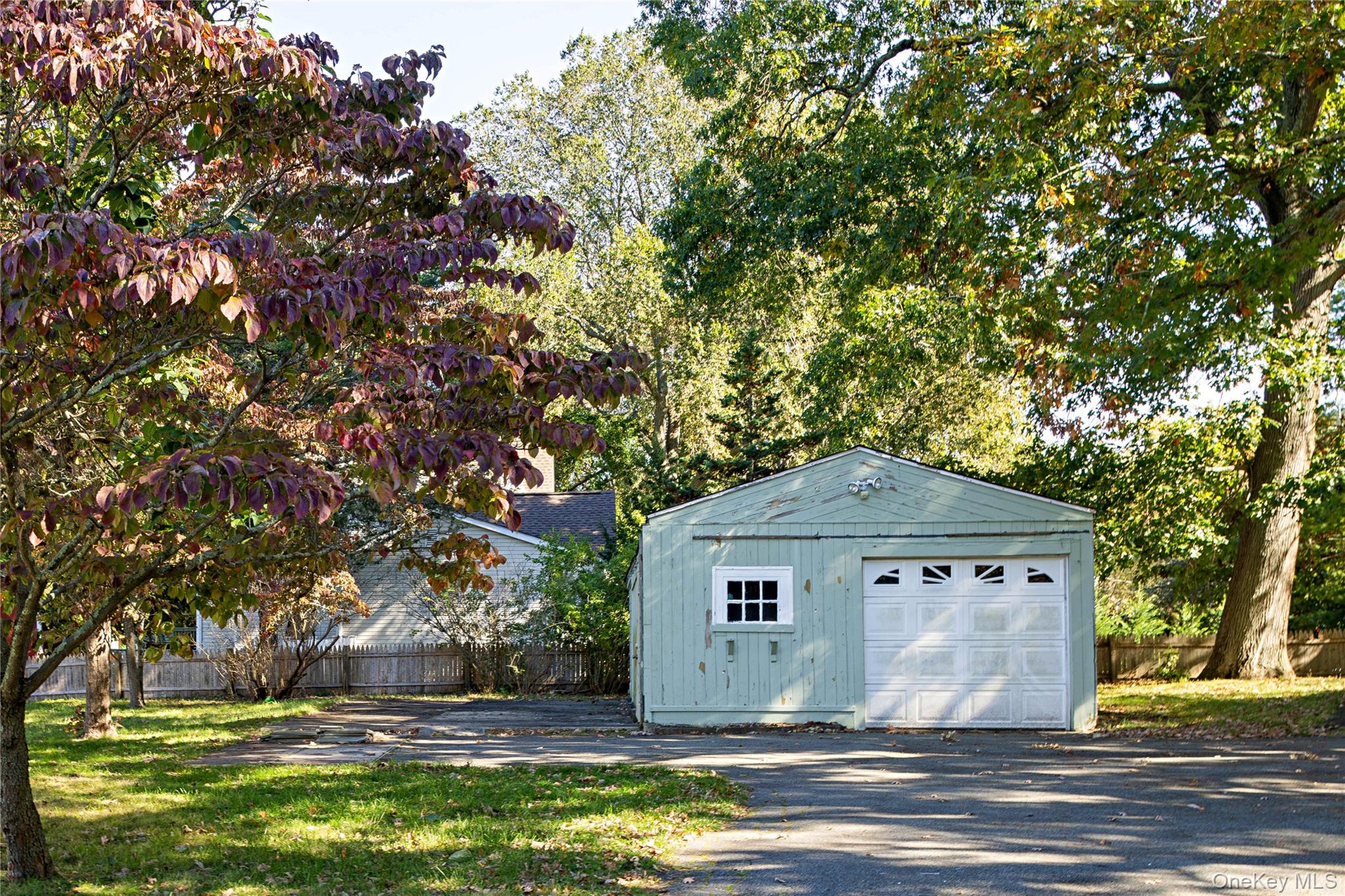2000 Cox Neck Road