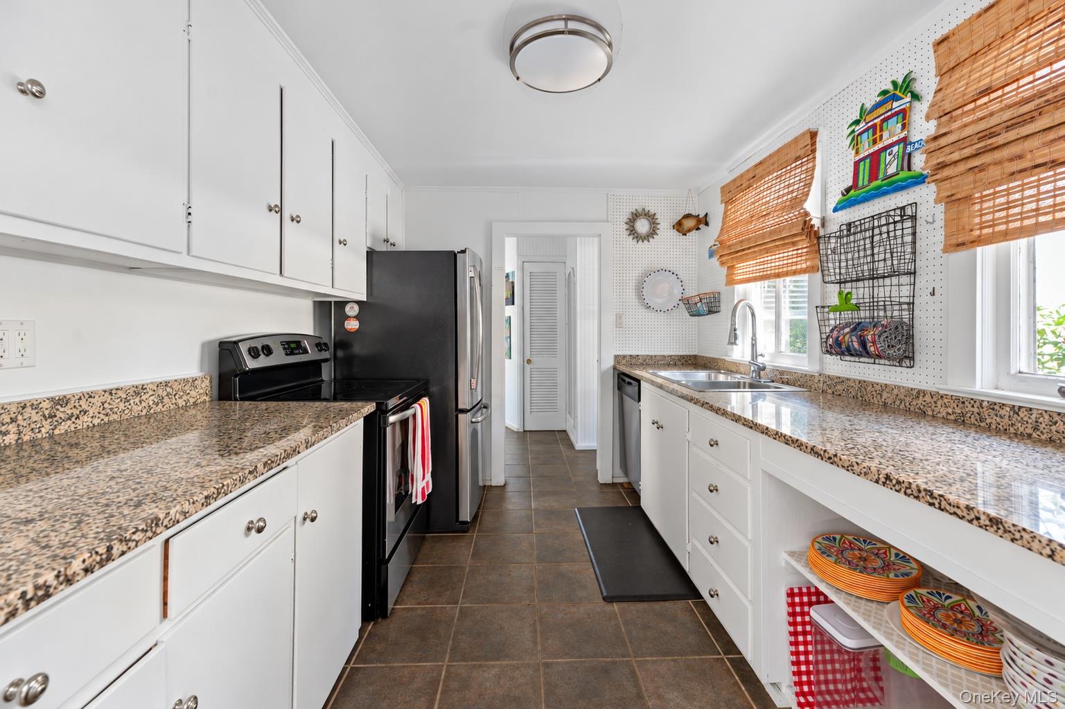 330 Dehnhoff Walk