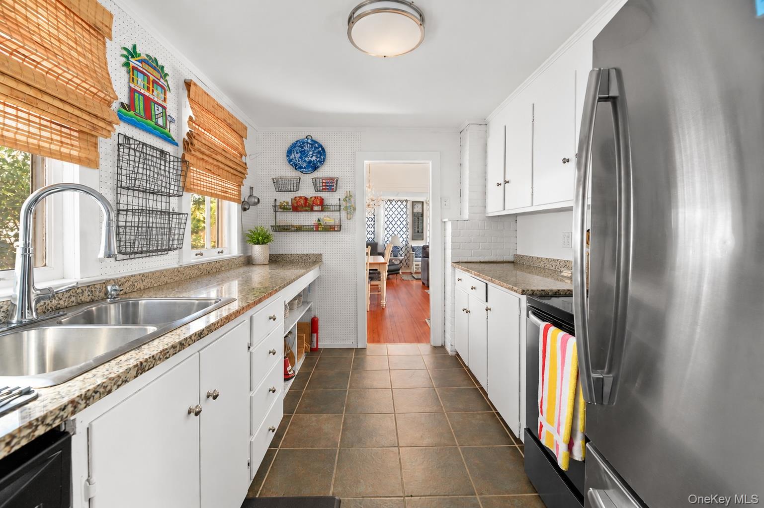 330 Dehnhoff Walk