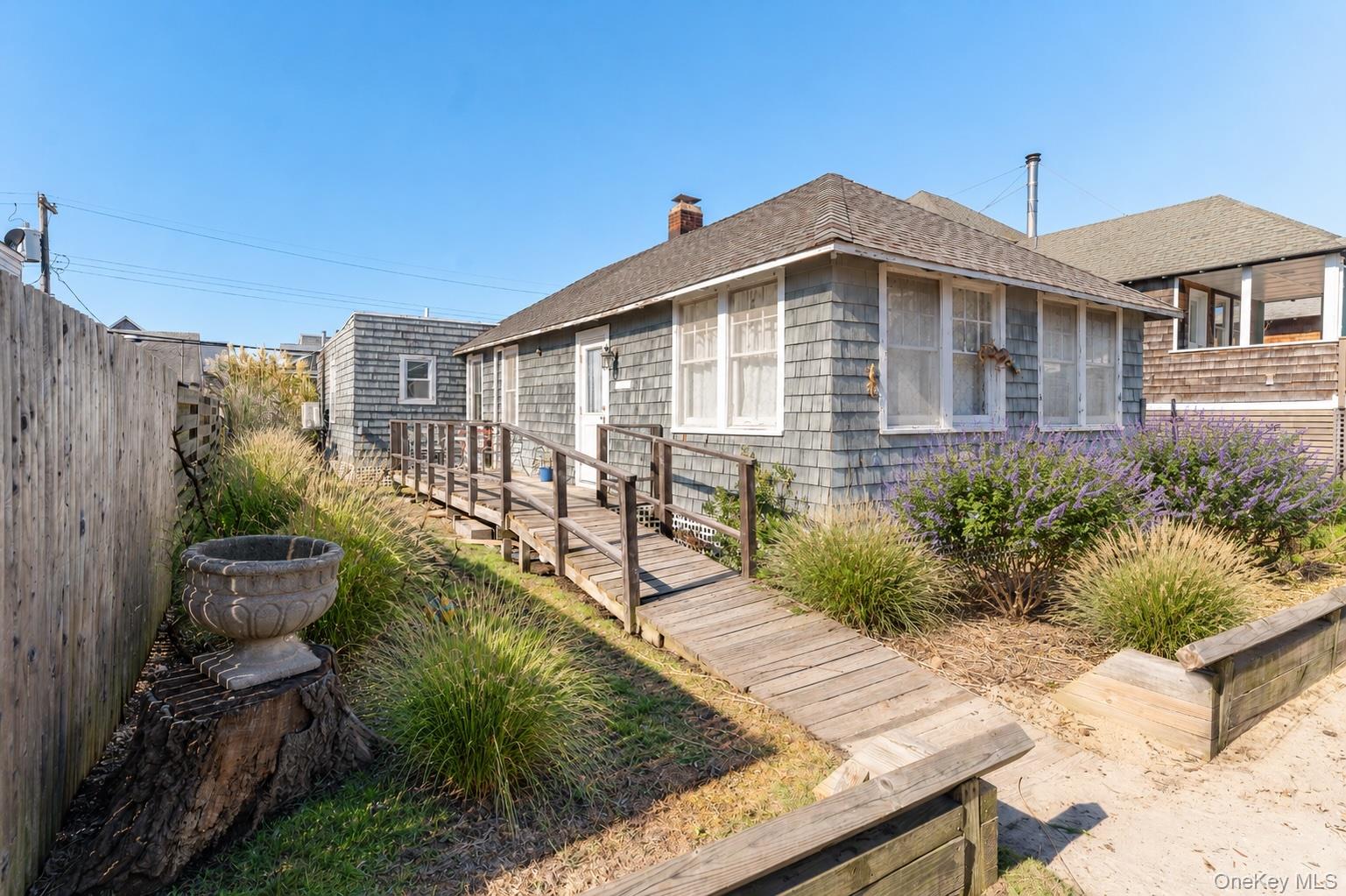 330 Dehnhoff Walk