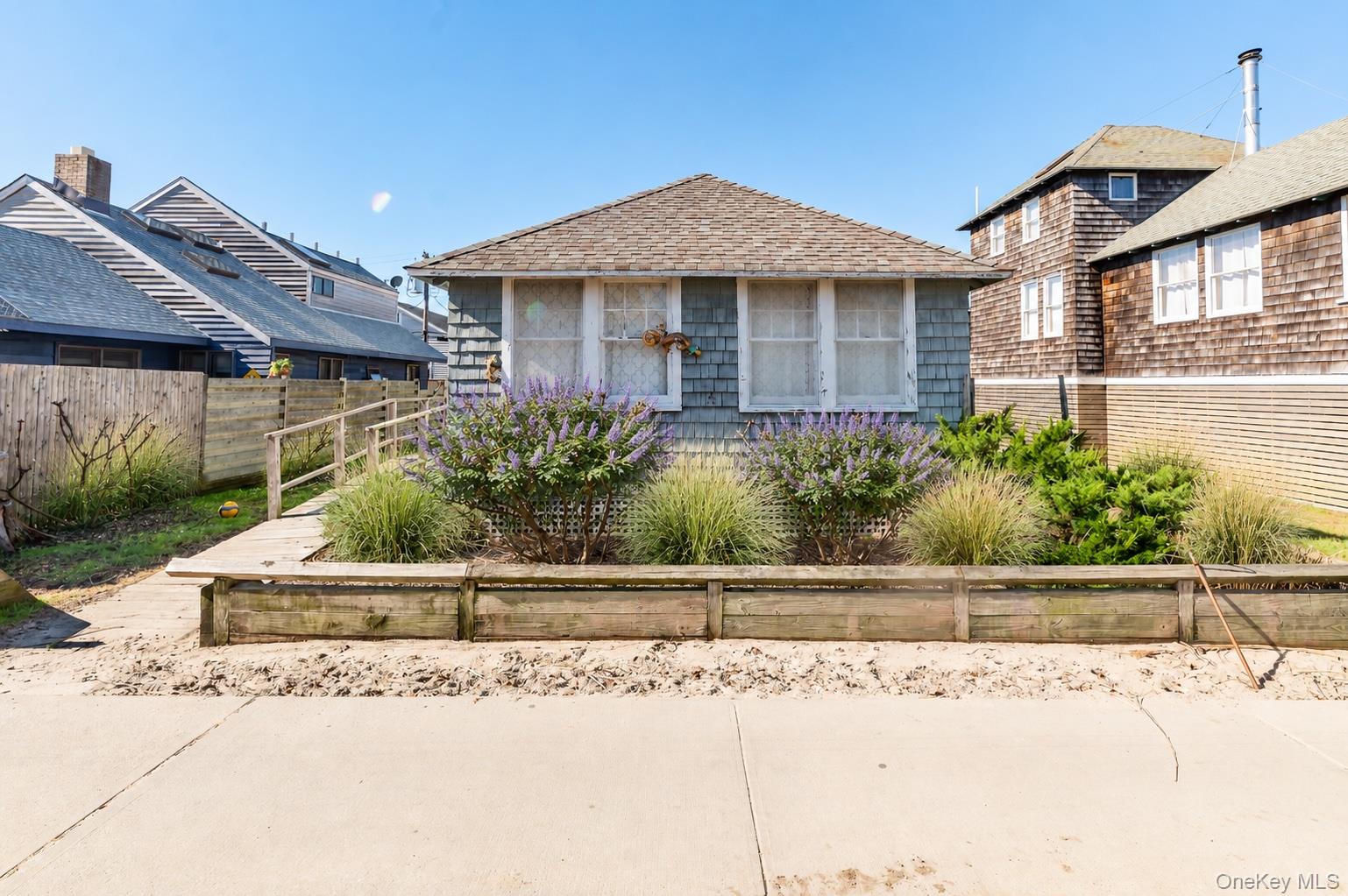 330 Dehnhoff Walk