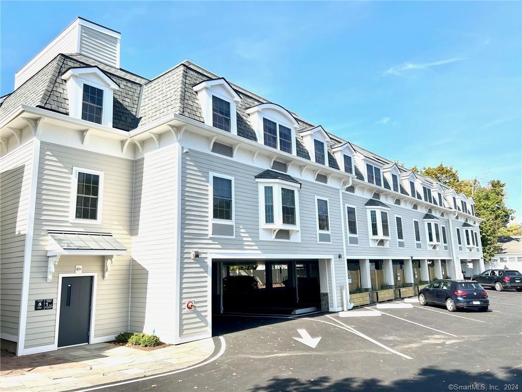 3.5 East Wall Street 202