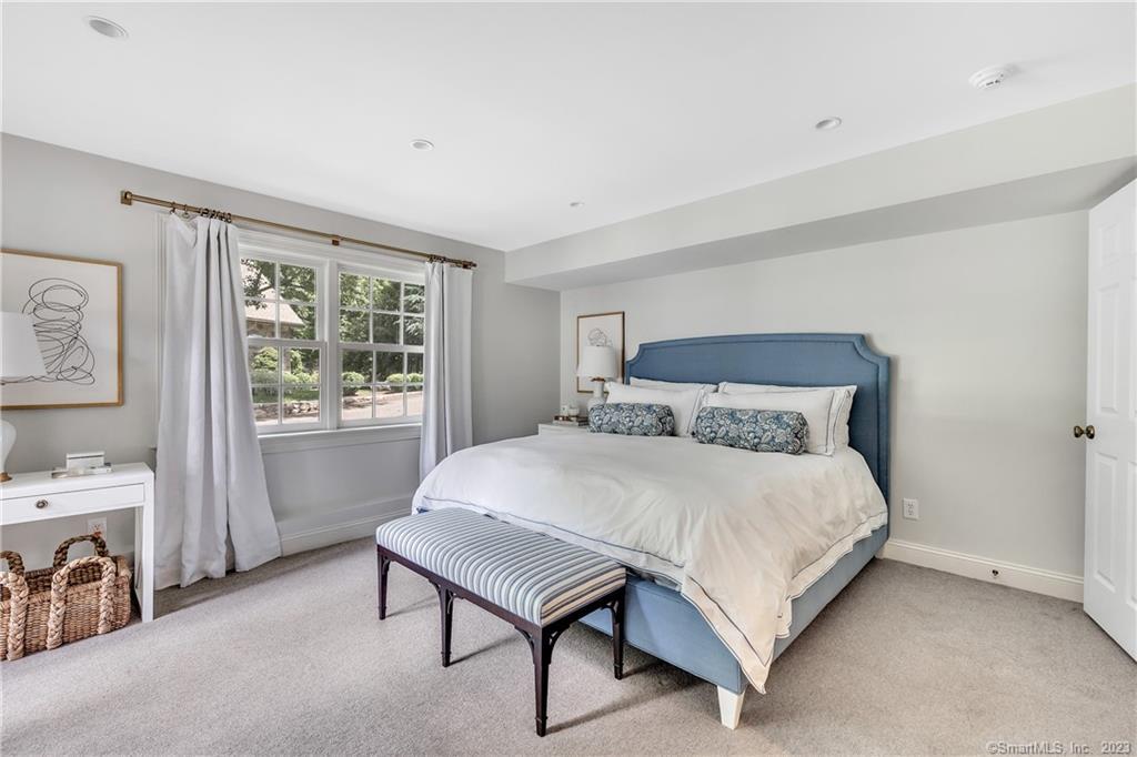 9 Brookside Drive