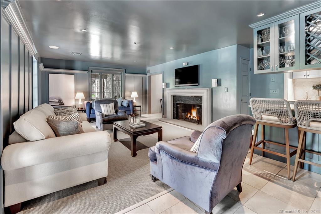 9 Brookside Drive