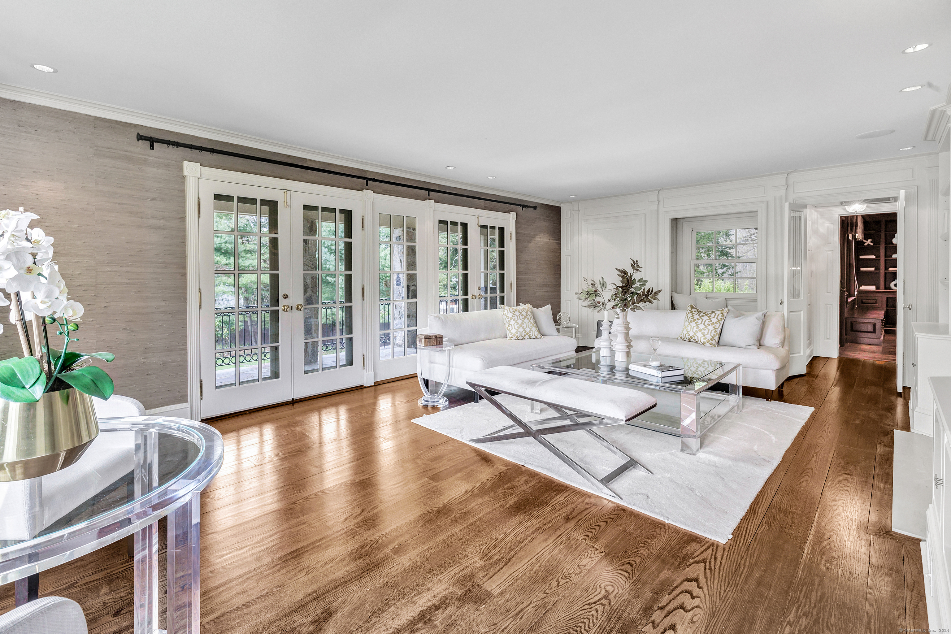 9 Brookside Drive
