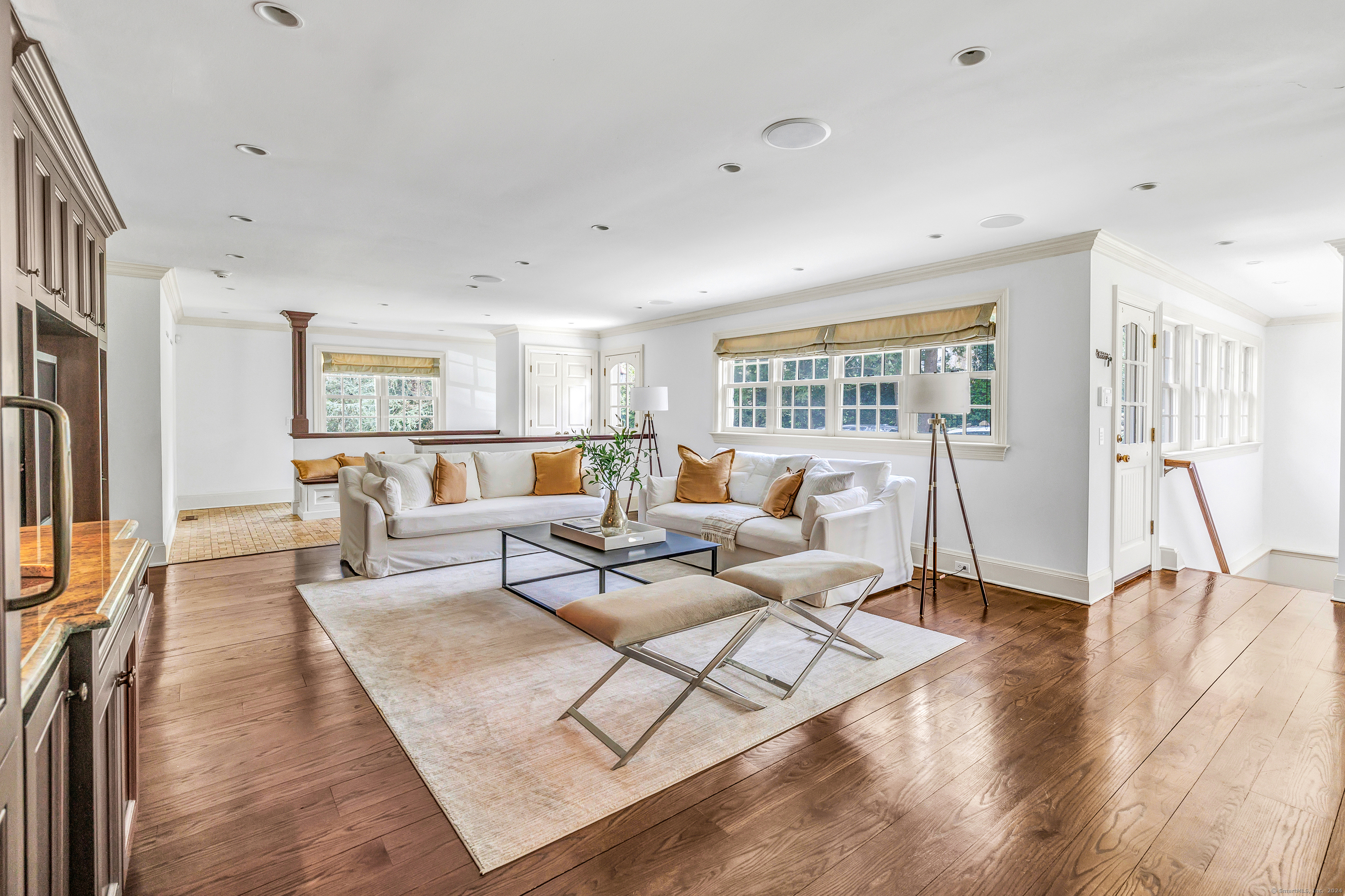 9 Brookside Drive