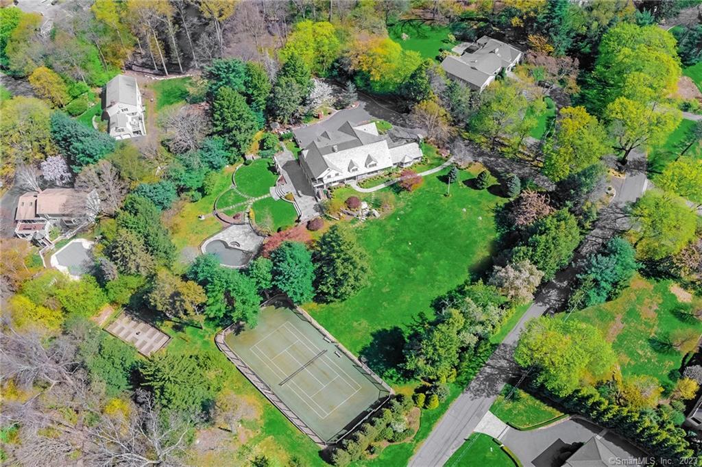9 Brookside Drive