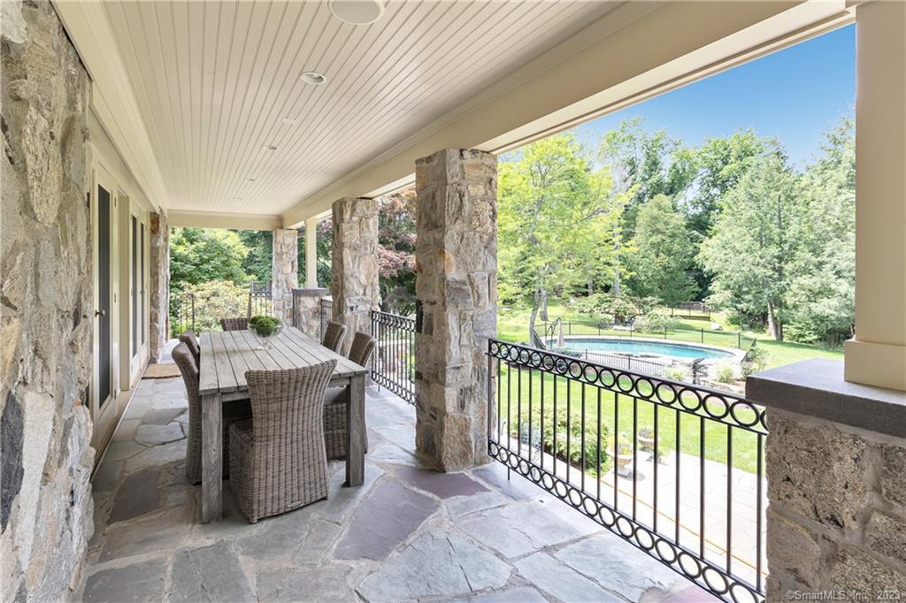 9 Brookside Drive