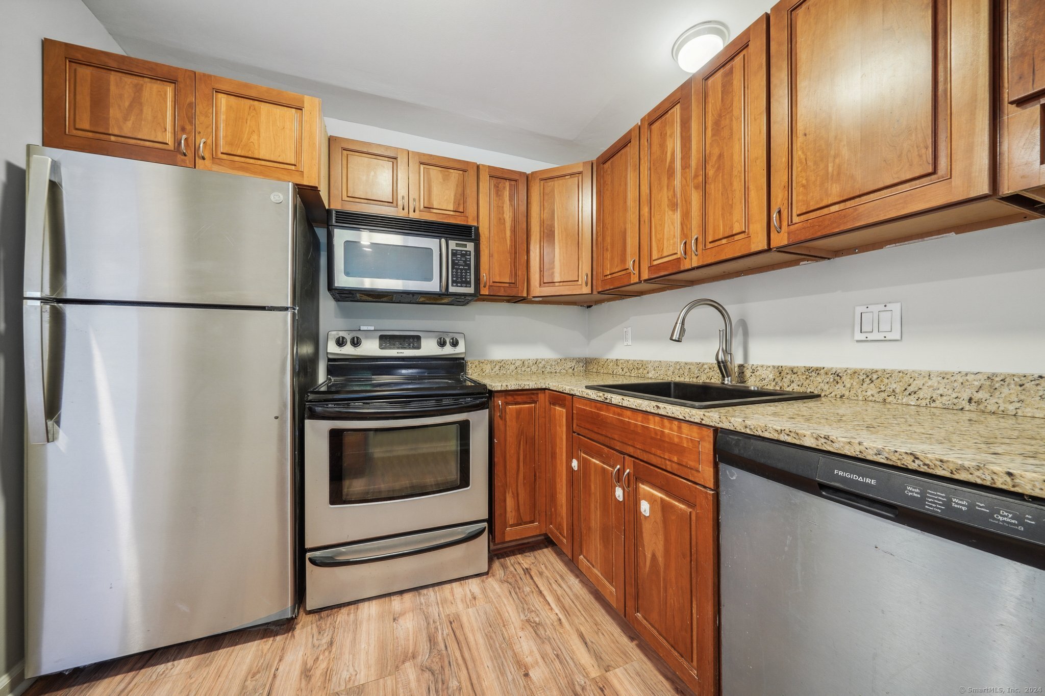 350 Grovers Avenue 1I