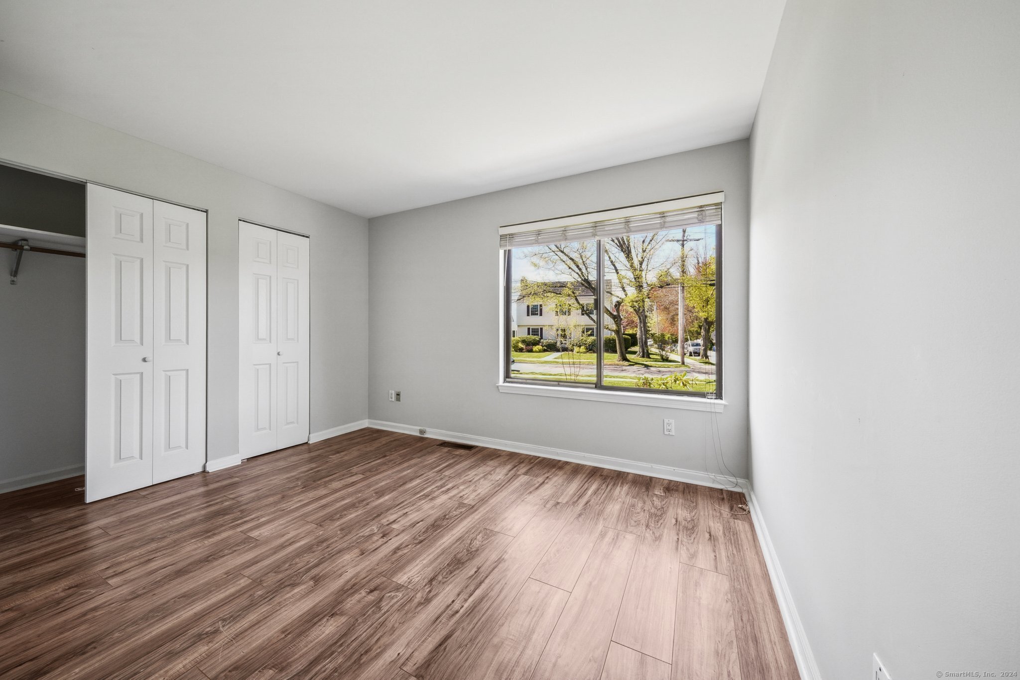 350 Grovers Avenue 1I