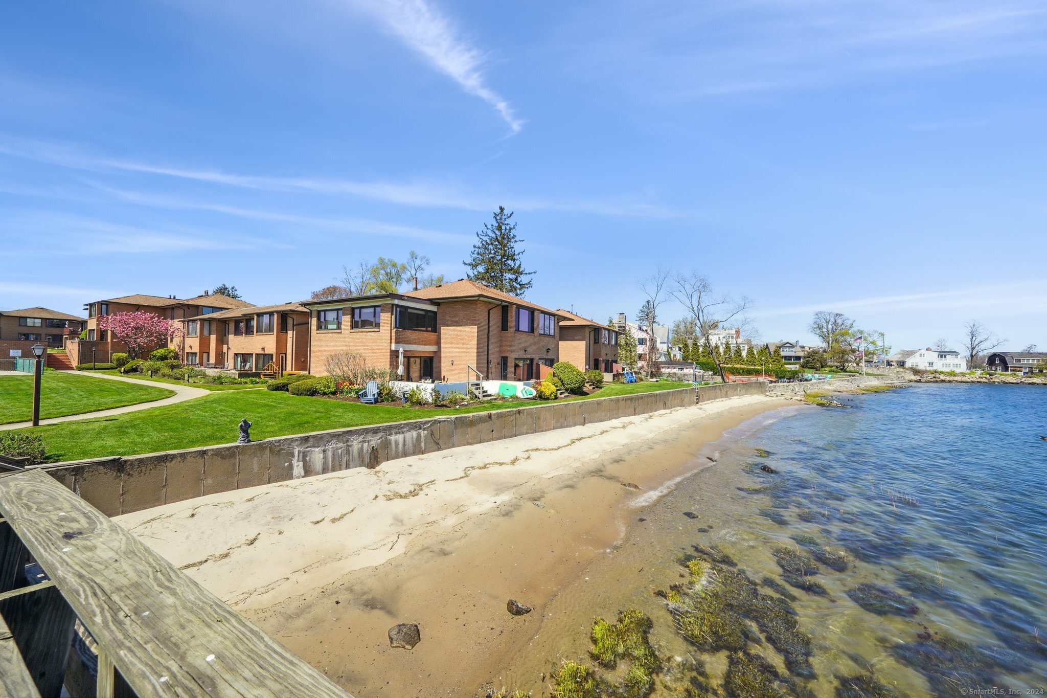 350 Grovers Avenue 1I