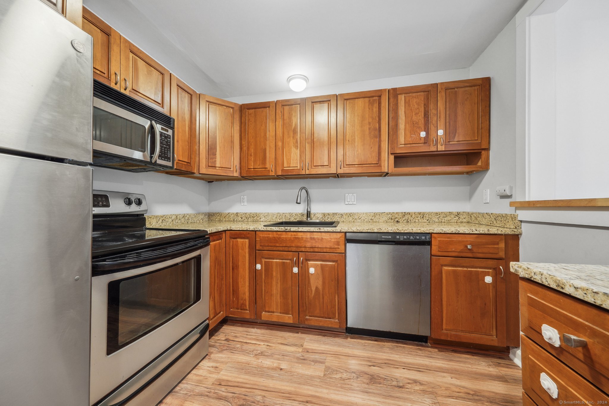 350 Grovers Avenue 1I