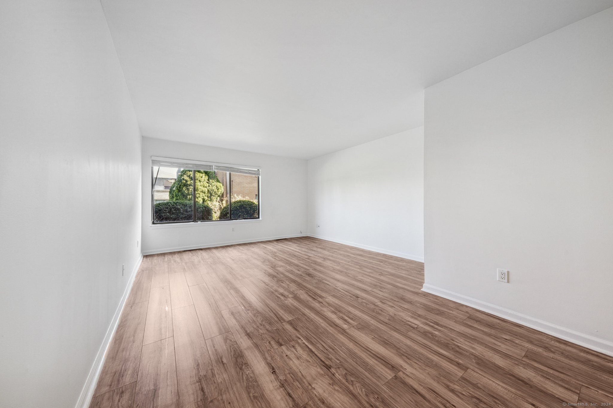 350 Grovers Avenue 1I