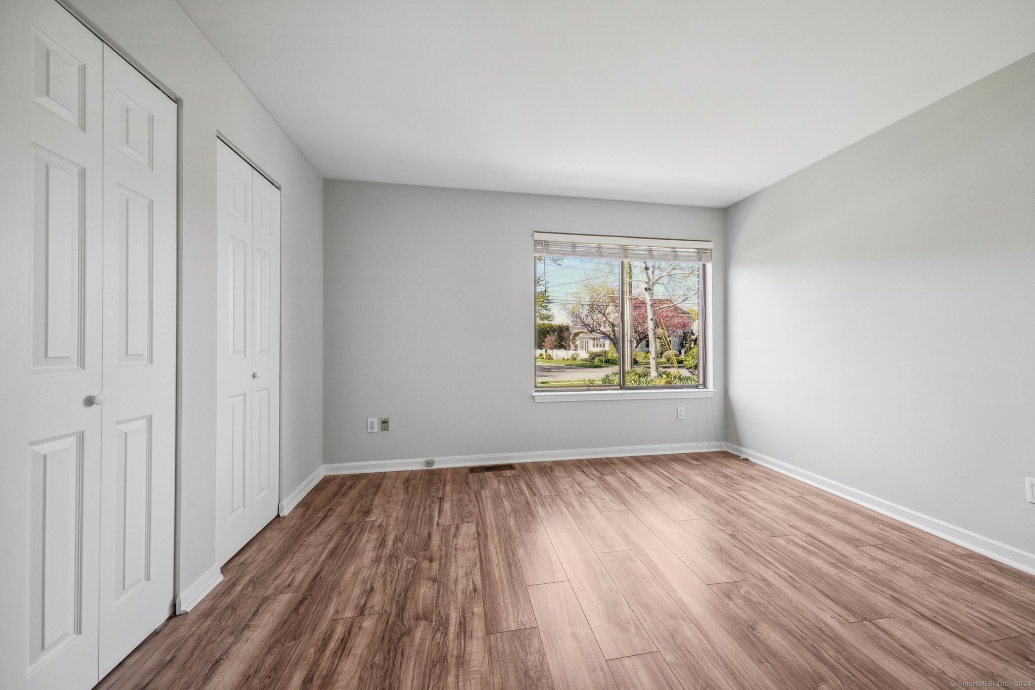 350 Grovers Avenue 1I