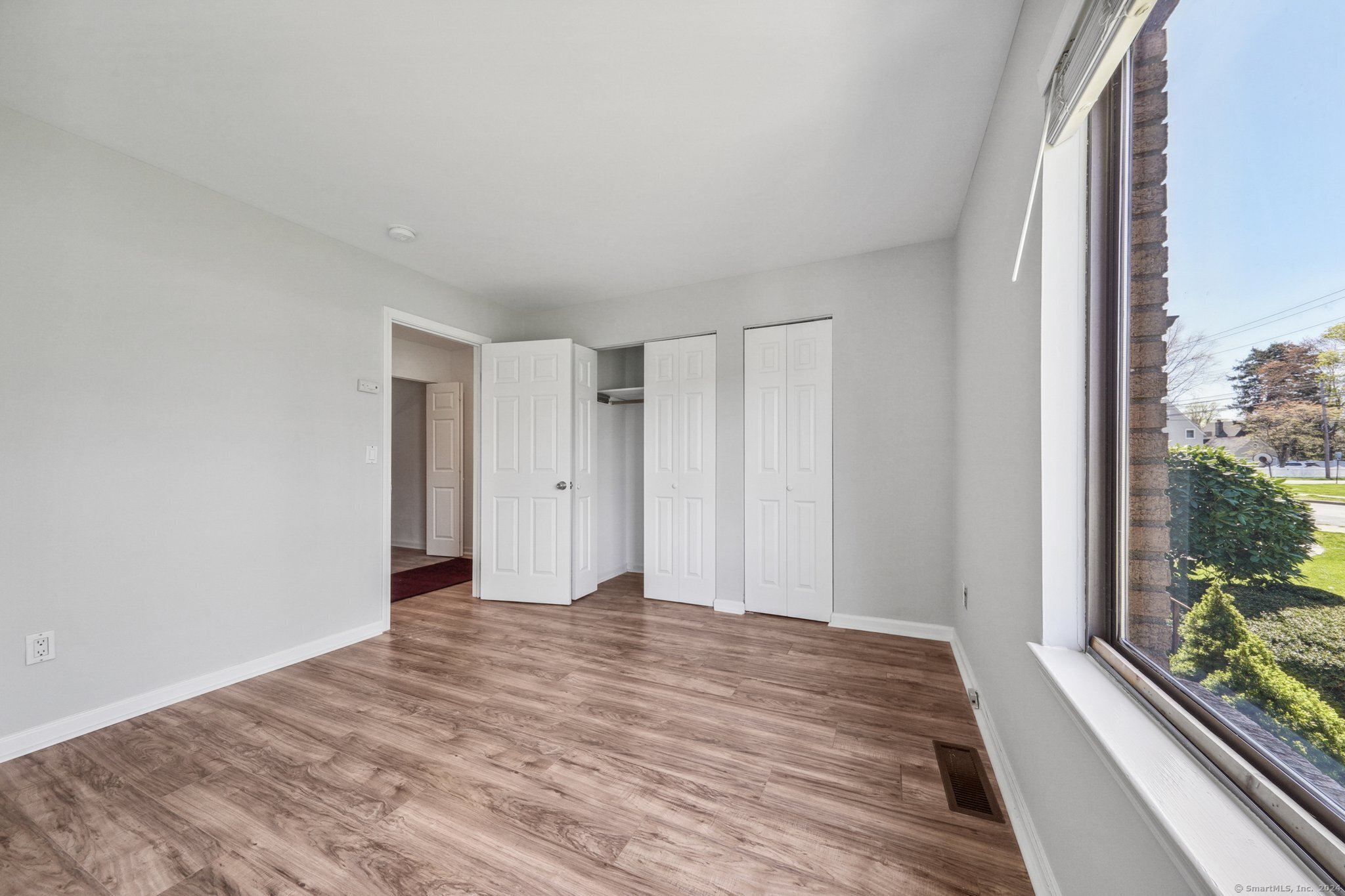 350 Grovers Avenue 1I