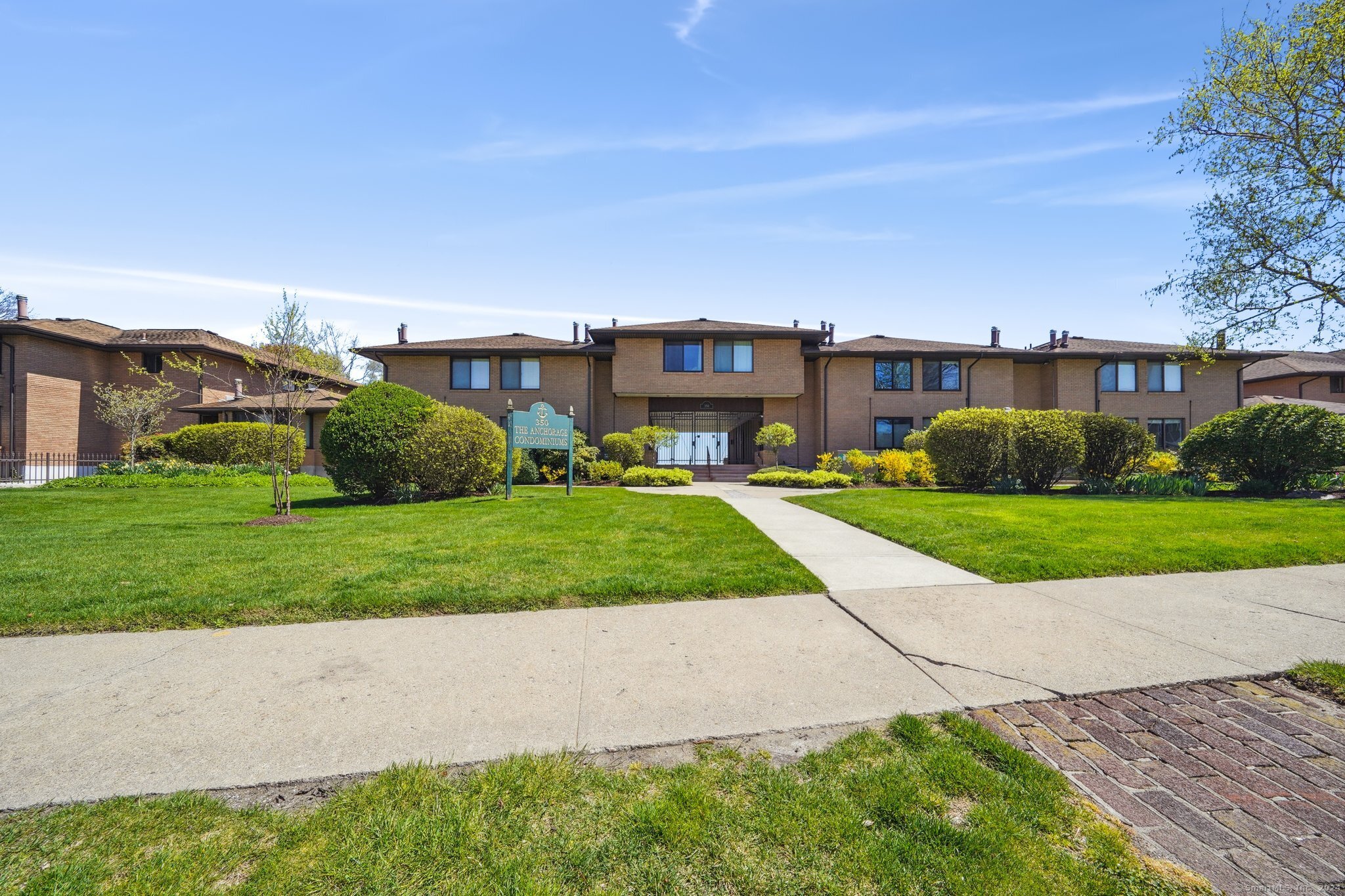 350 Grovers Avenue 1I