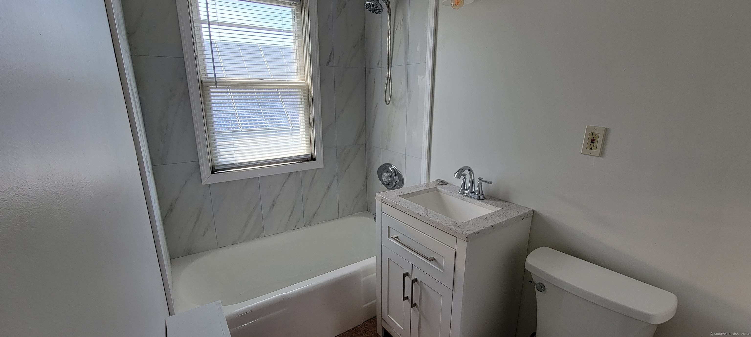 109 CANAAN Road 2ND FL