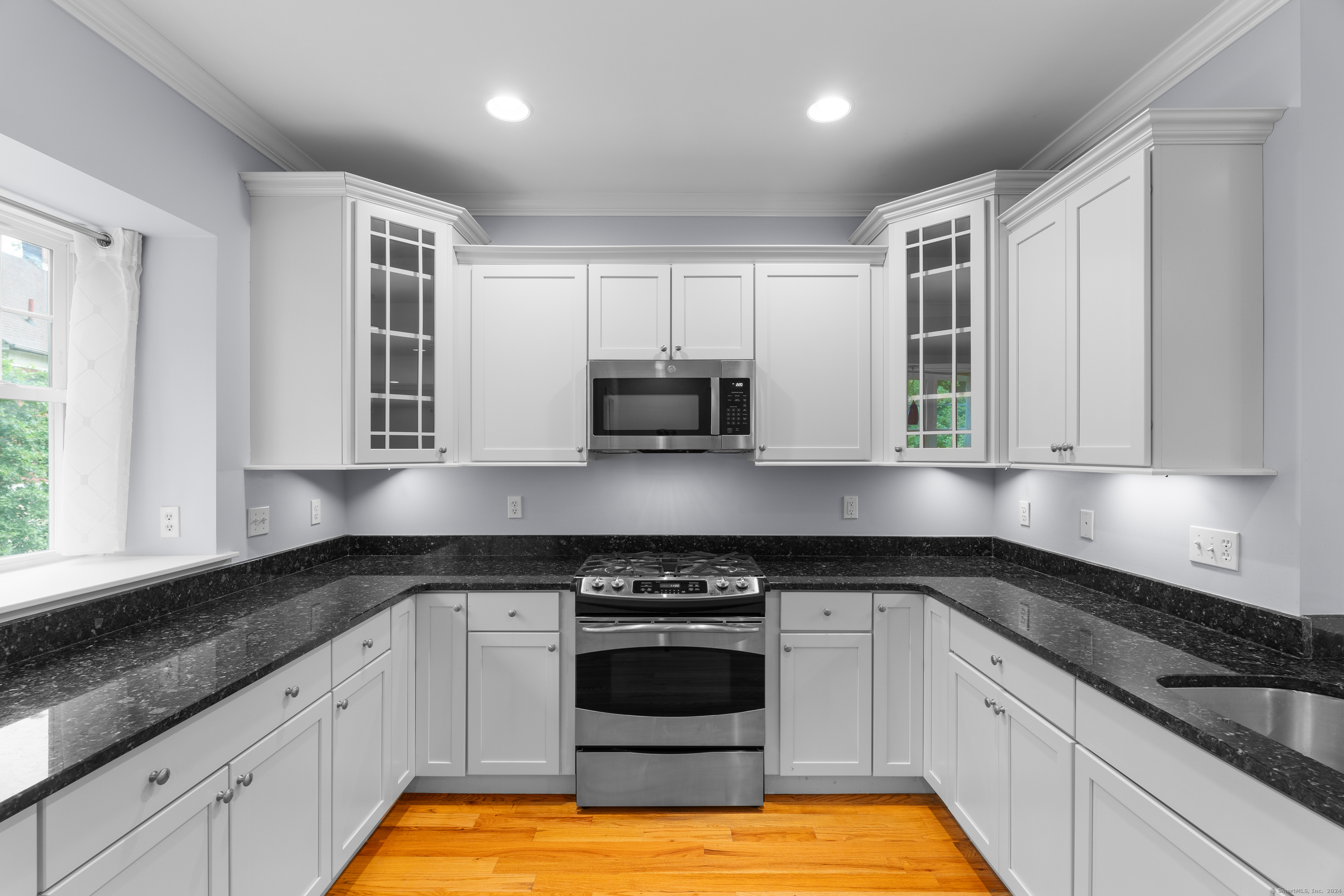 1092 Farmington Avenue APT E