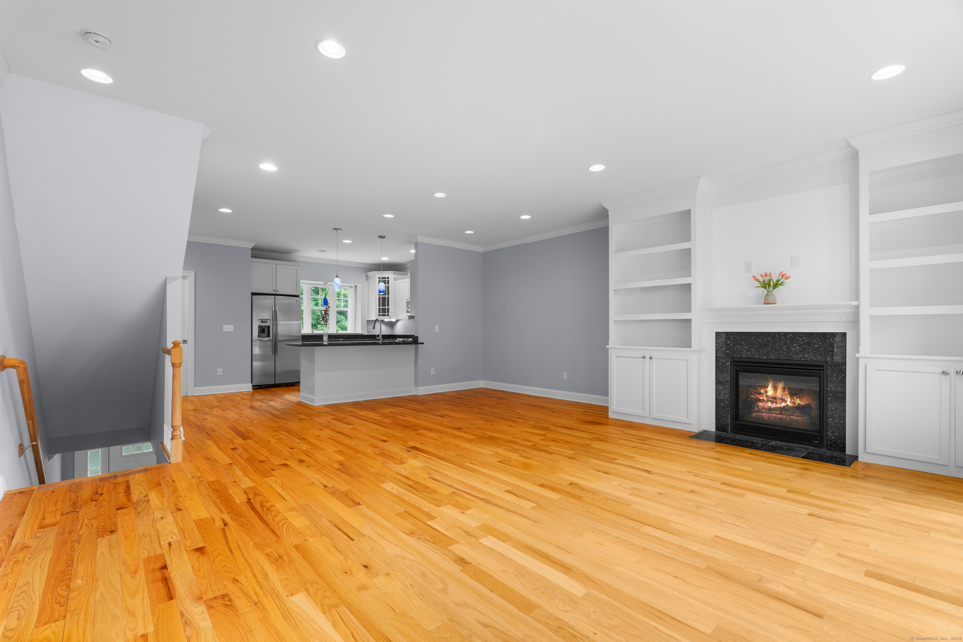 1092 Farmington Avenue APT E