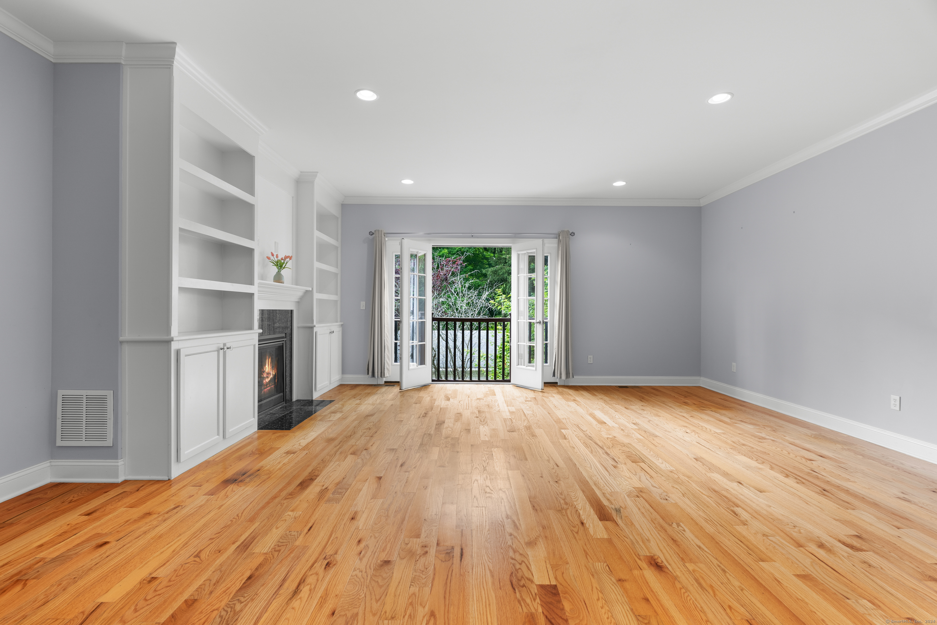 1092 Farmington Avenue APT E