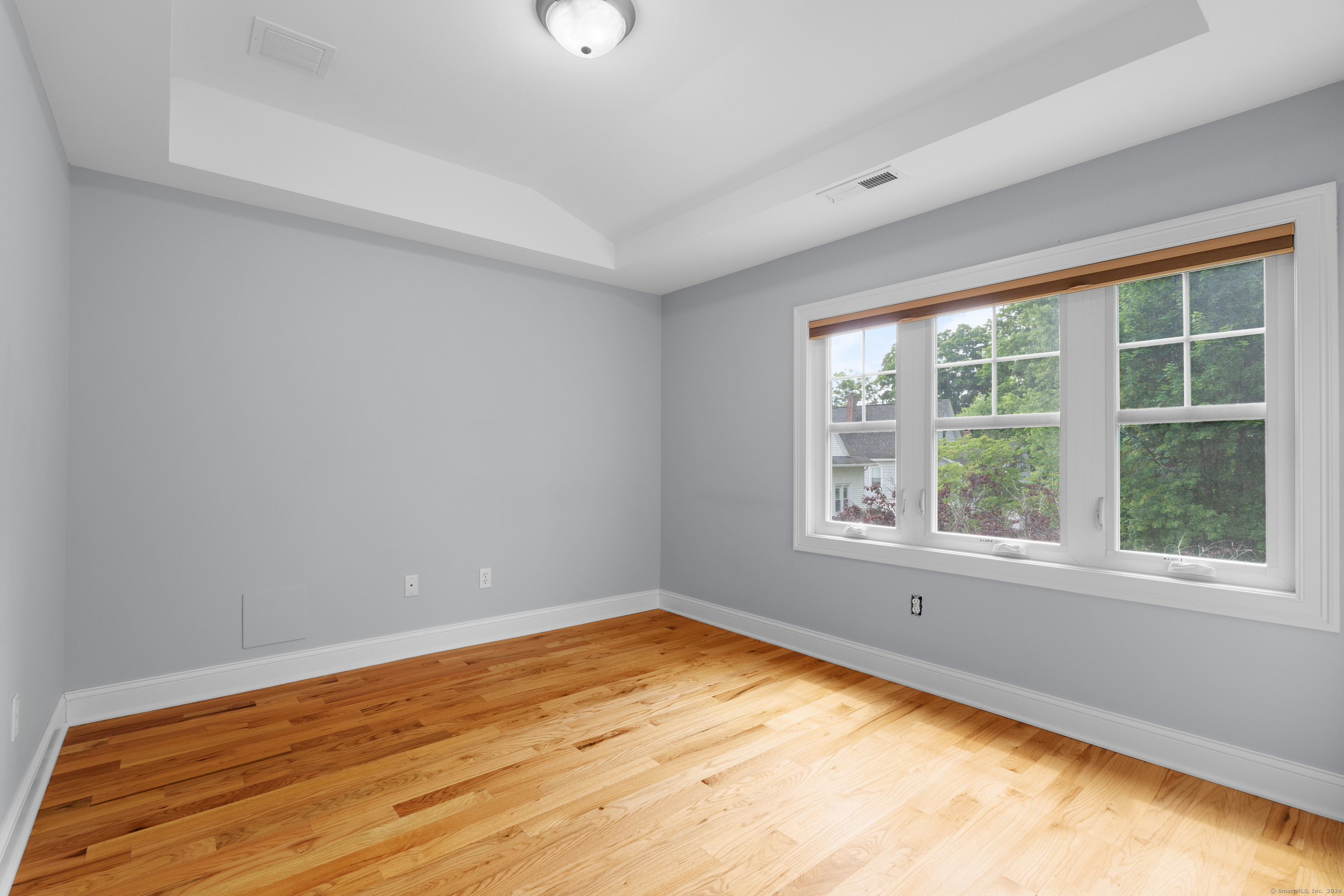1092 Farmington Avenue APT E