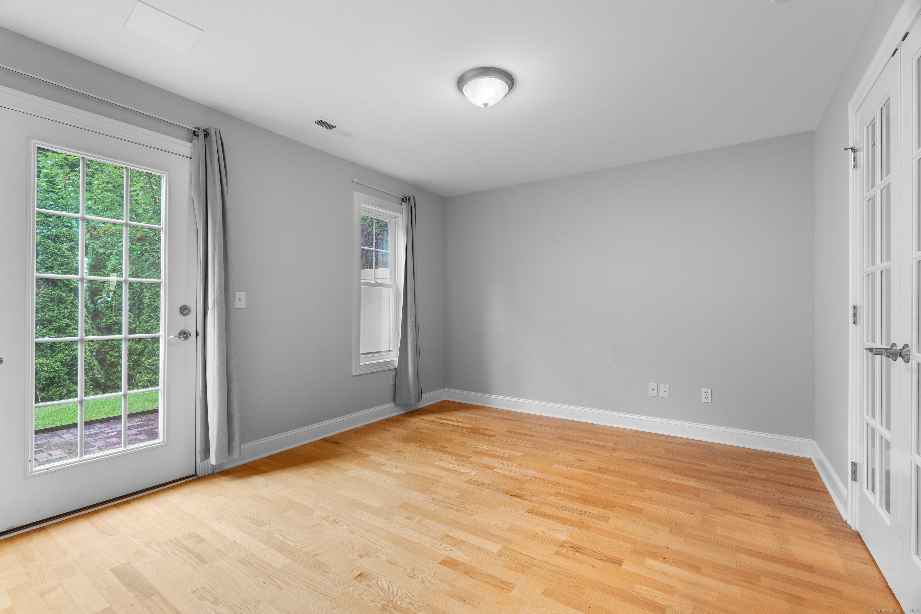 1092 Farmington Avenue APT E